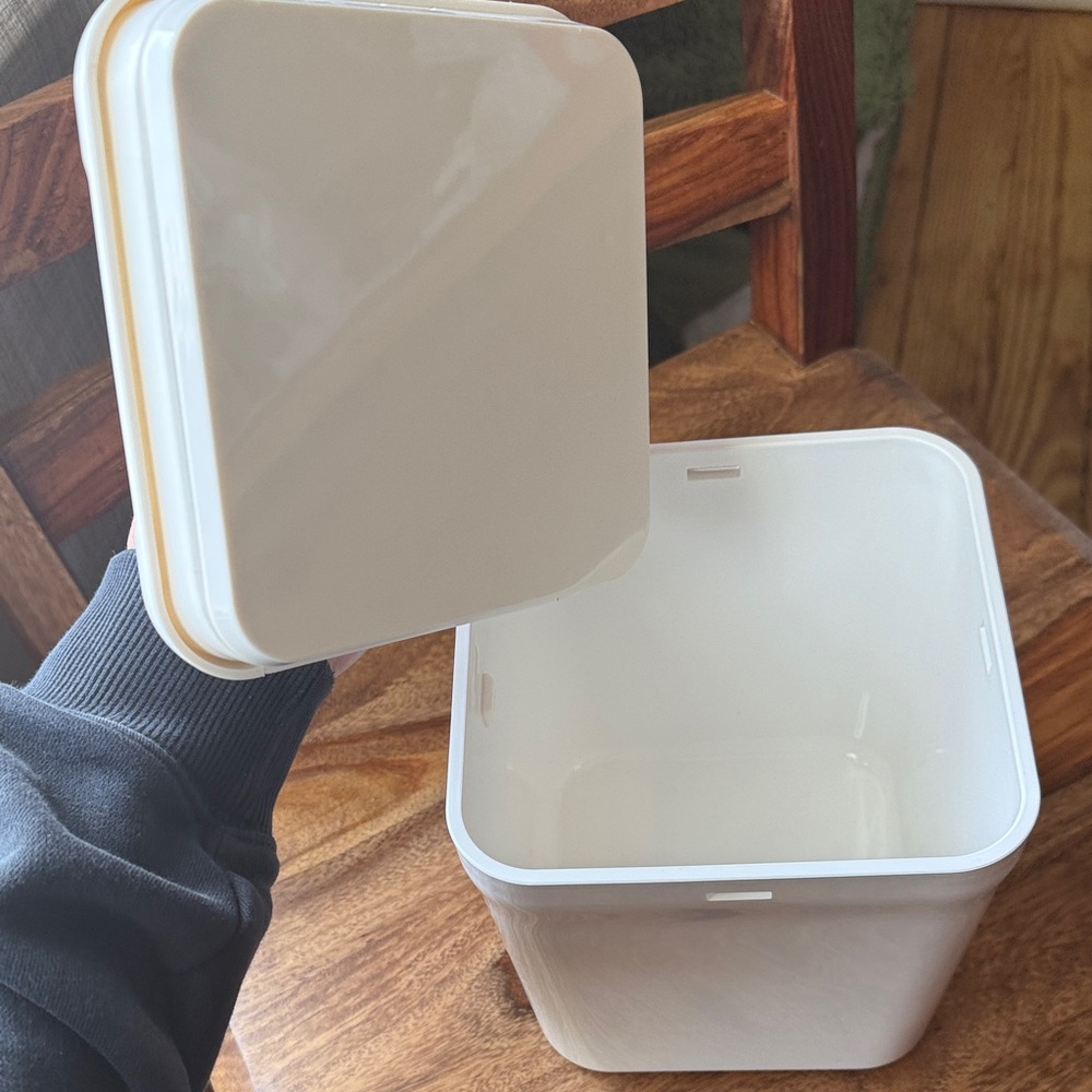 White Electronic Timer Container - Picture 3 of 10